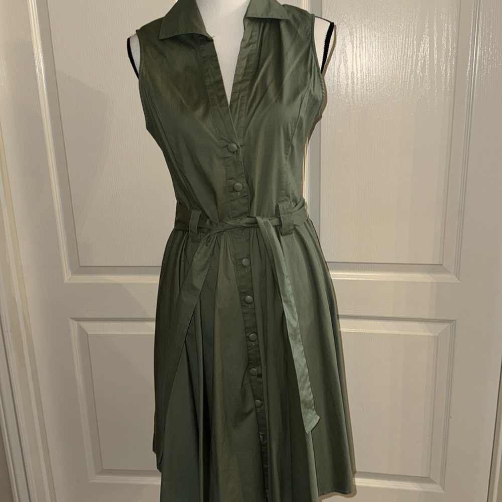 JUNIORS - Green Sleeveless Dress - Size Medium
